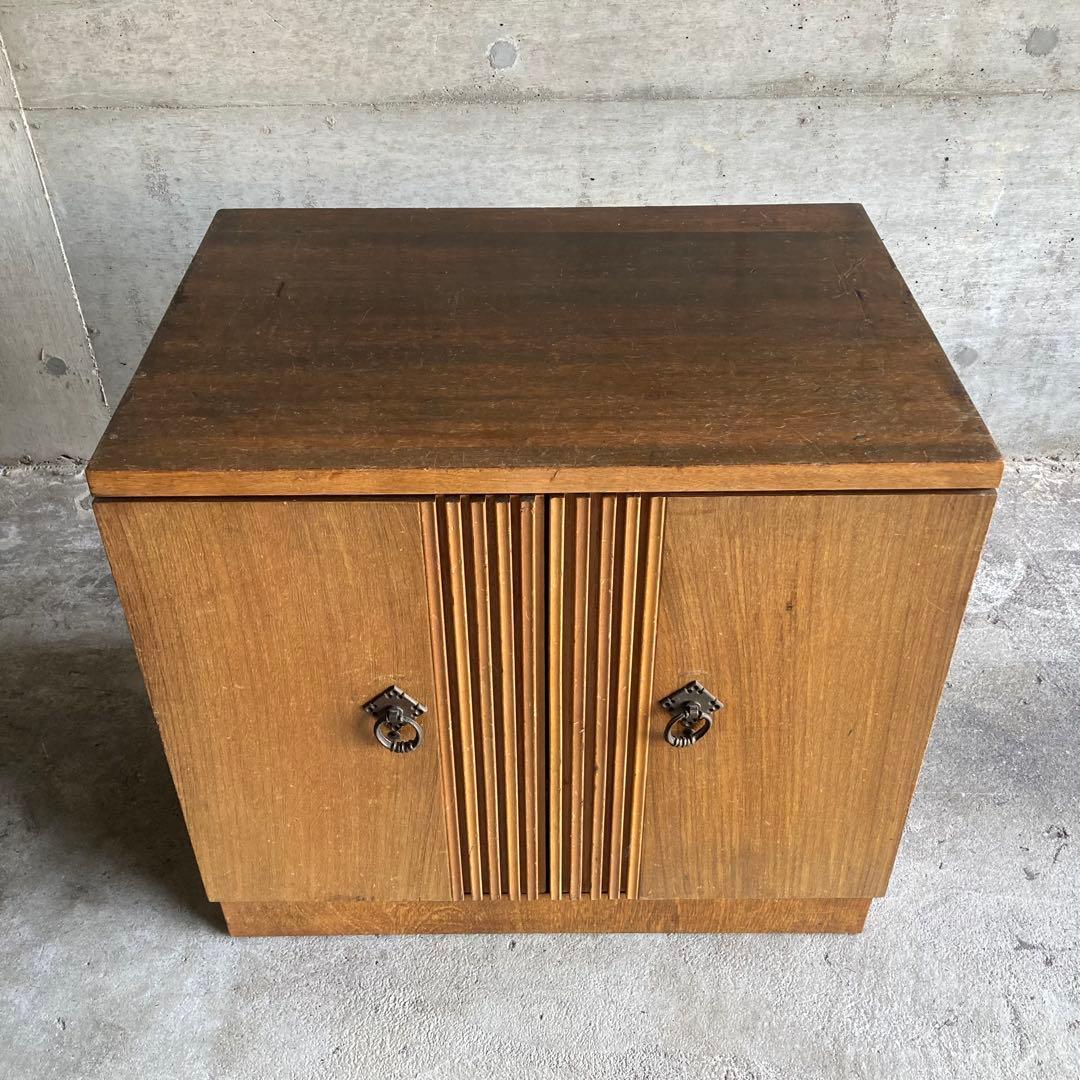 古い味のあるレコードキャビネット サイドボード ラック 棚 木製 昭和 レトロ