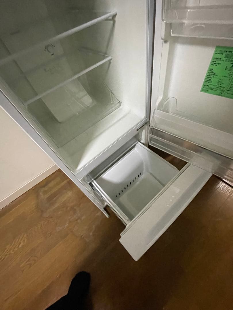 ホワイト冷蔵庫 スリムデザイン