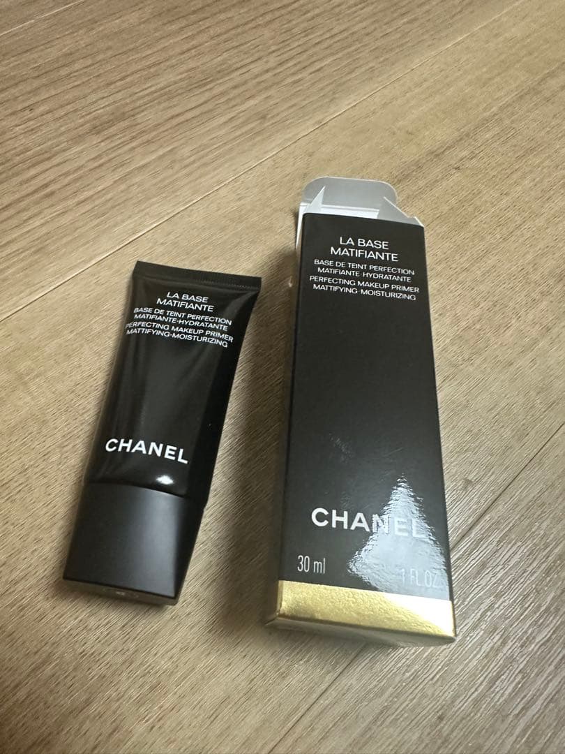 化粧下地 CHANEL LA BASE MATIFIANTE 30ml