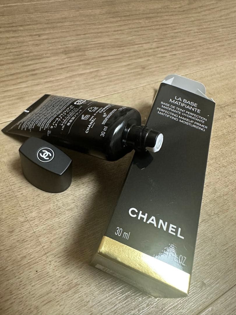 化粧下地 CHANEL LA BASE MATIFIANTE 30ml